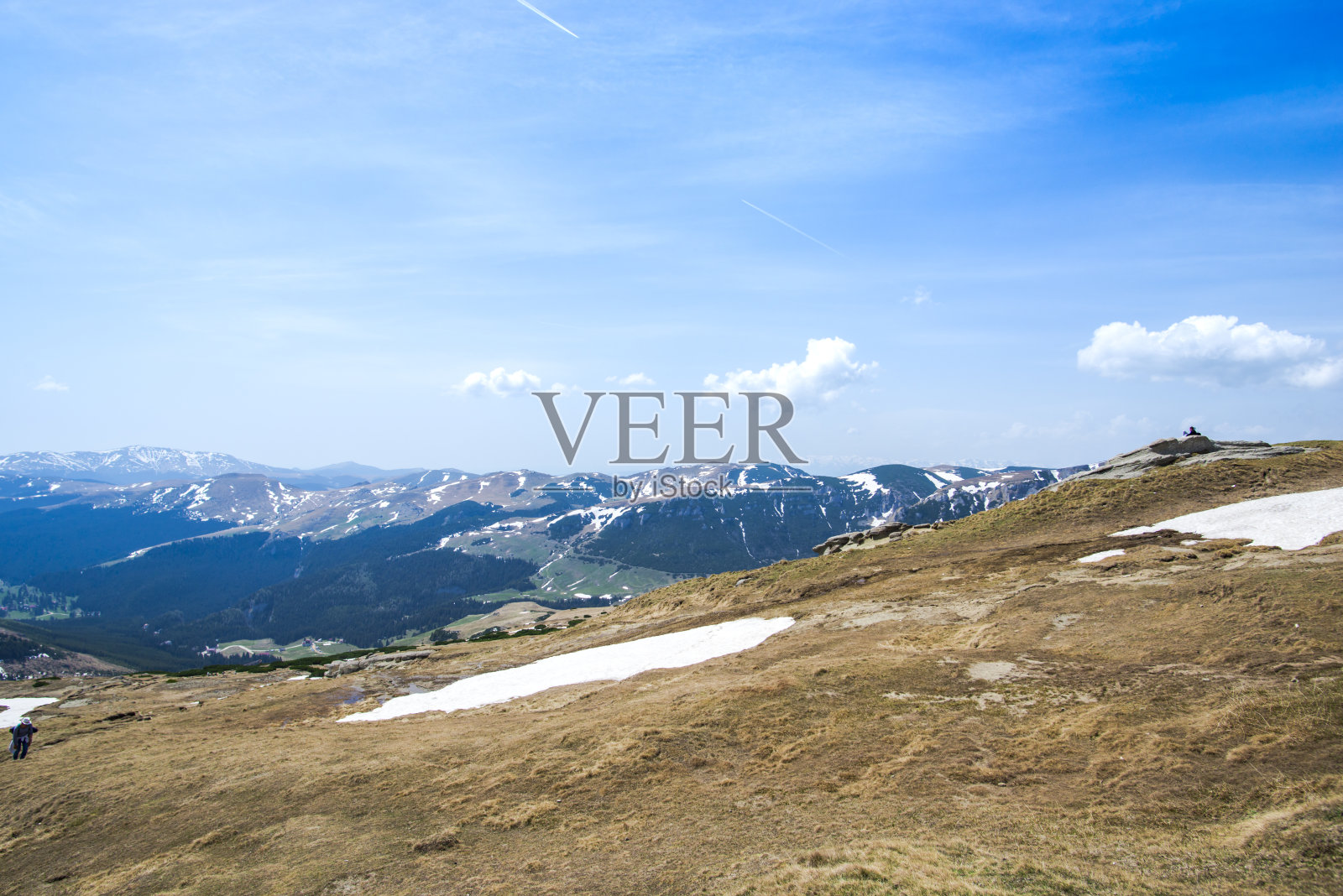 罗马尼亚布塞吉山的春天照片摄影图片