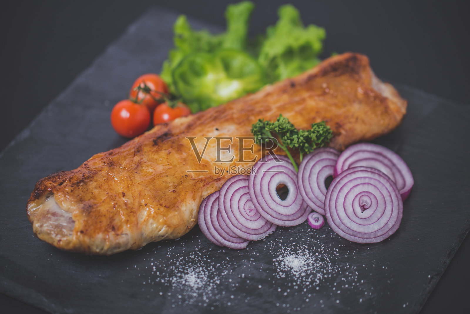 烤猪排照片摄影图片