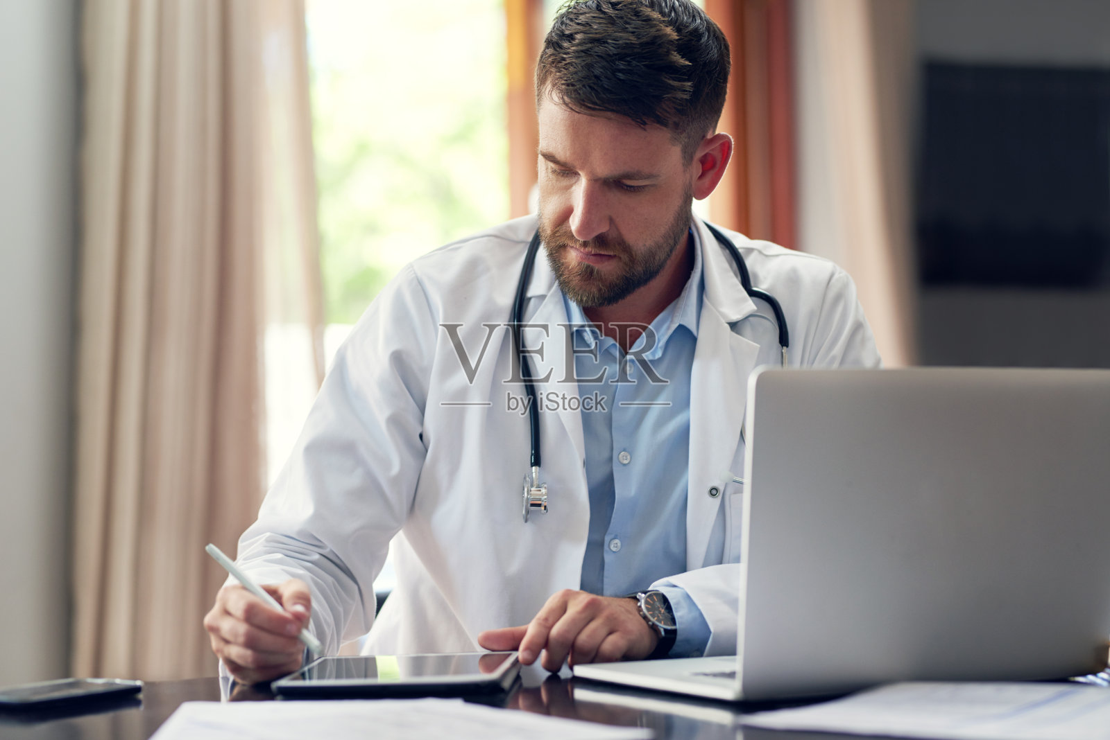 让我们看看下一个是谁……照片摄影图片