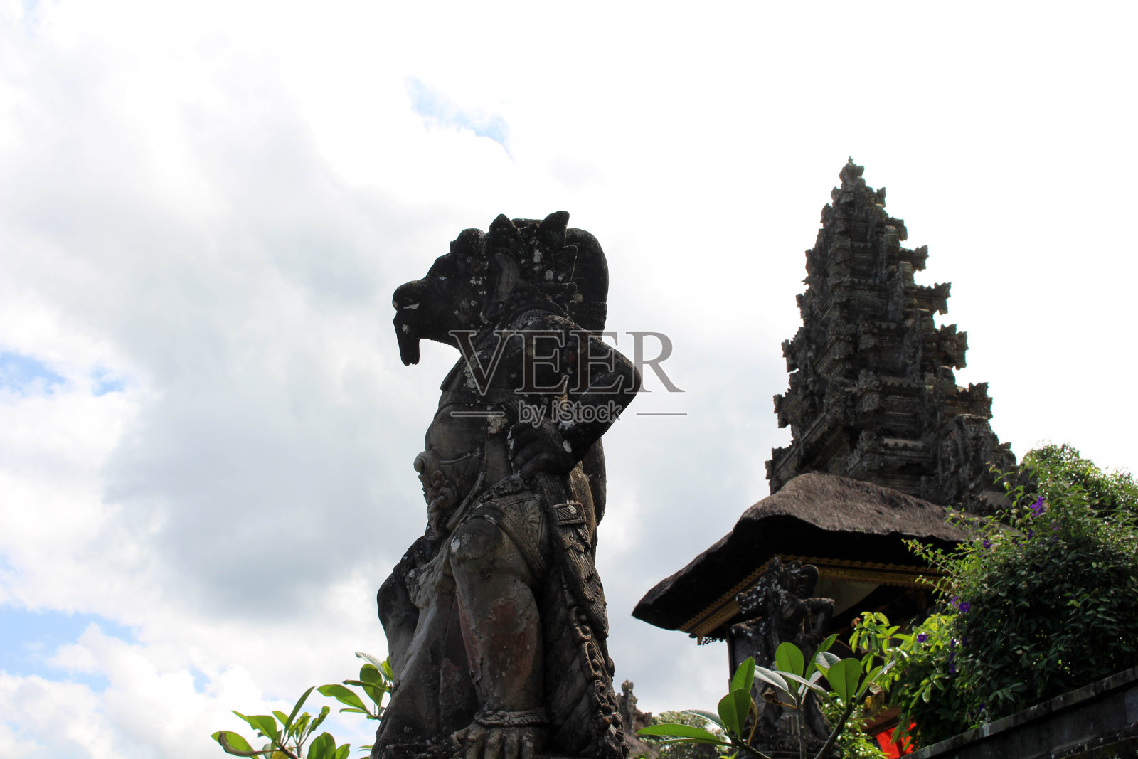 在巴厘岛最美丽的印度教寺庙之一Pura Kehen周围。丰富的雕刻!照片摄影图片