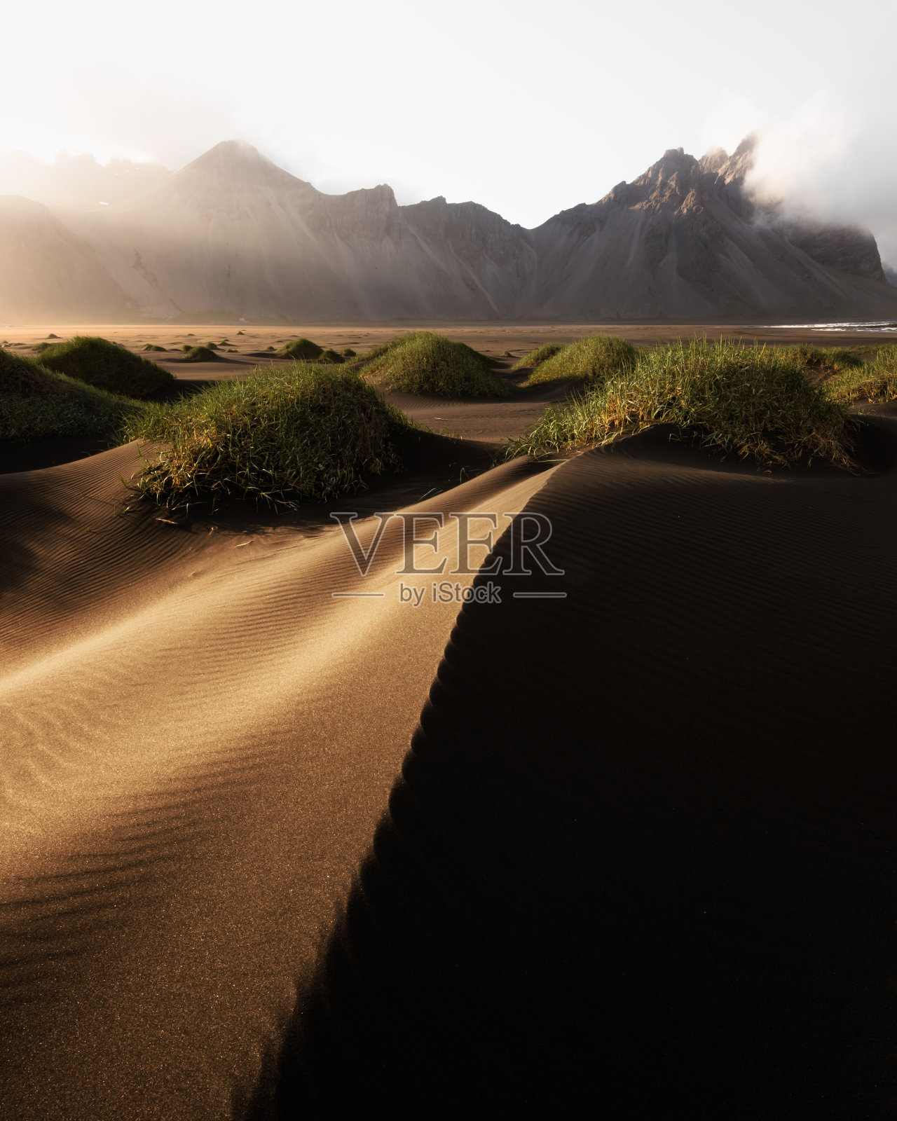 韦斯特拉霍恩角著名的斯托克尼斯山脉照片摄影图片