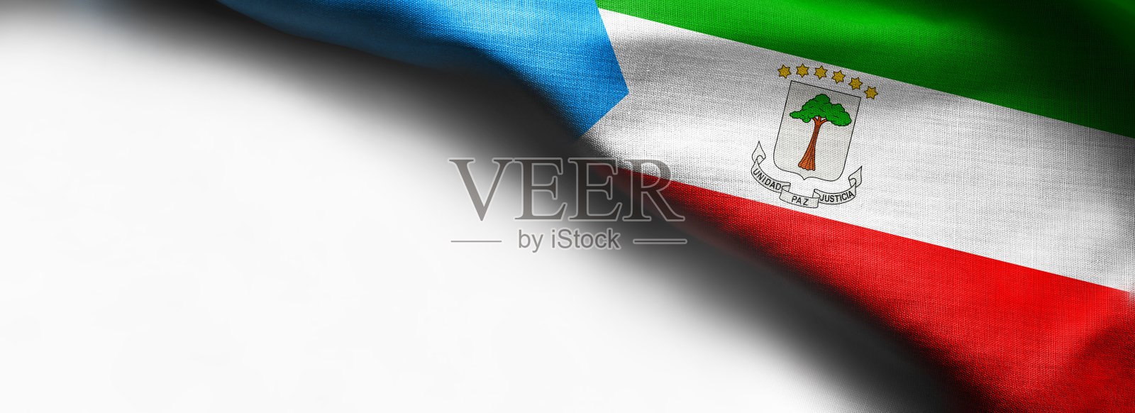 赤道几内亚挥舞着白色背景的旗帜照片摄影图片