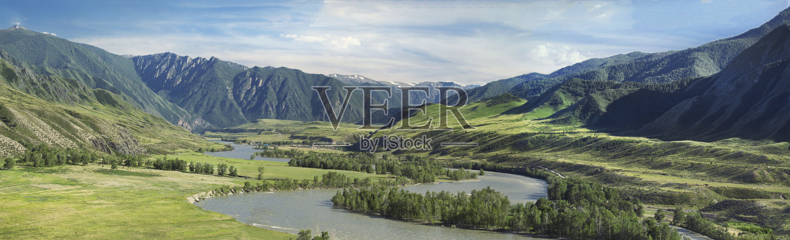 一个大山谷的全景图照片摄影图片