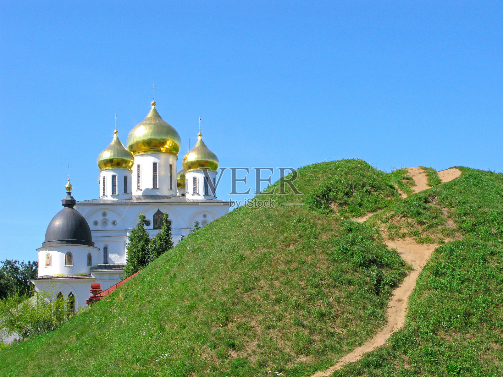 俄罗斯，德米特里夫克里姆林宫，圣母升天大教堂和中世纪的城墙照片摄影图片