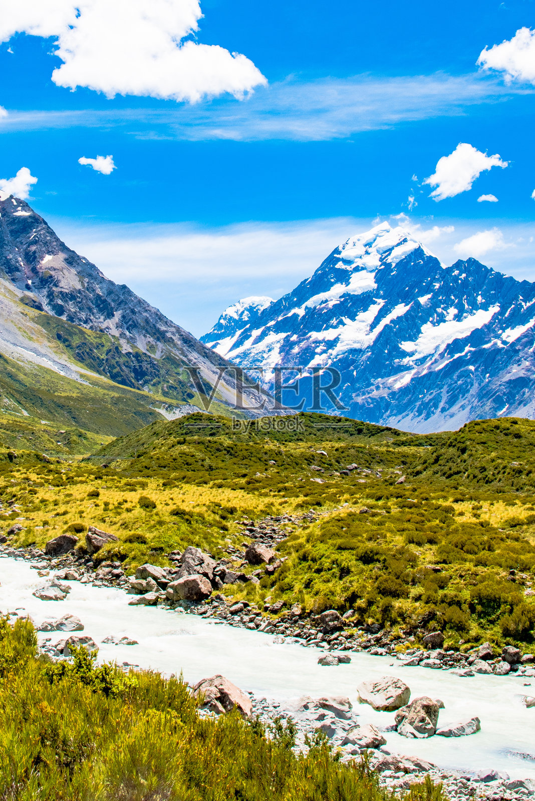 库克山(oraki)位于胡克谷，这是新西兰著名的旅游景点。照片摄影图片