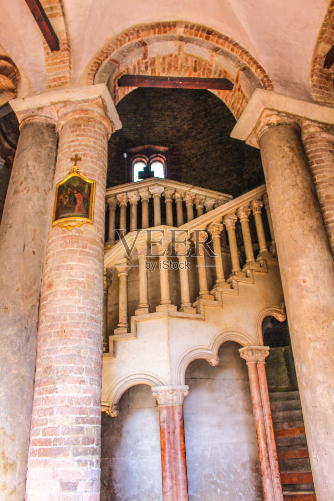 意大利圣斯特凡诺·博洛尼亚教堂照片摄影图片