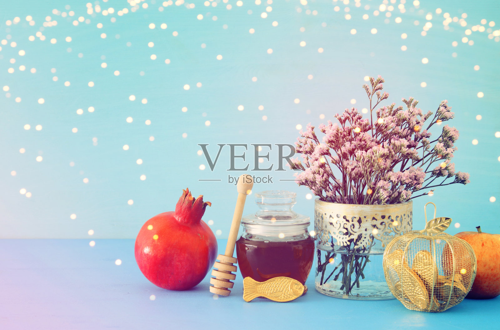 犹太新年的概念。传统符号。照片摄影图片