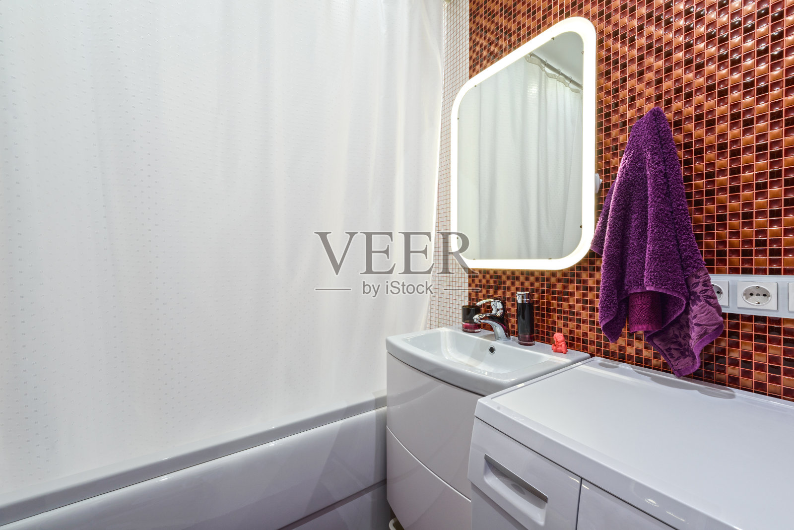 室内浴室的碎片照片摄影图片