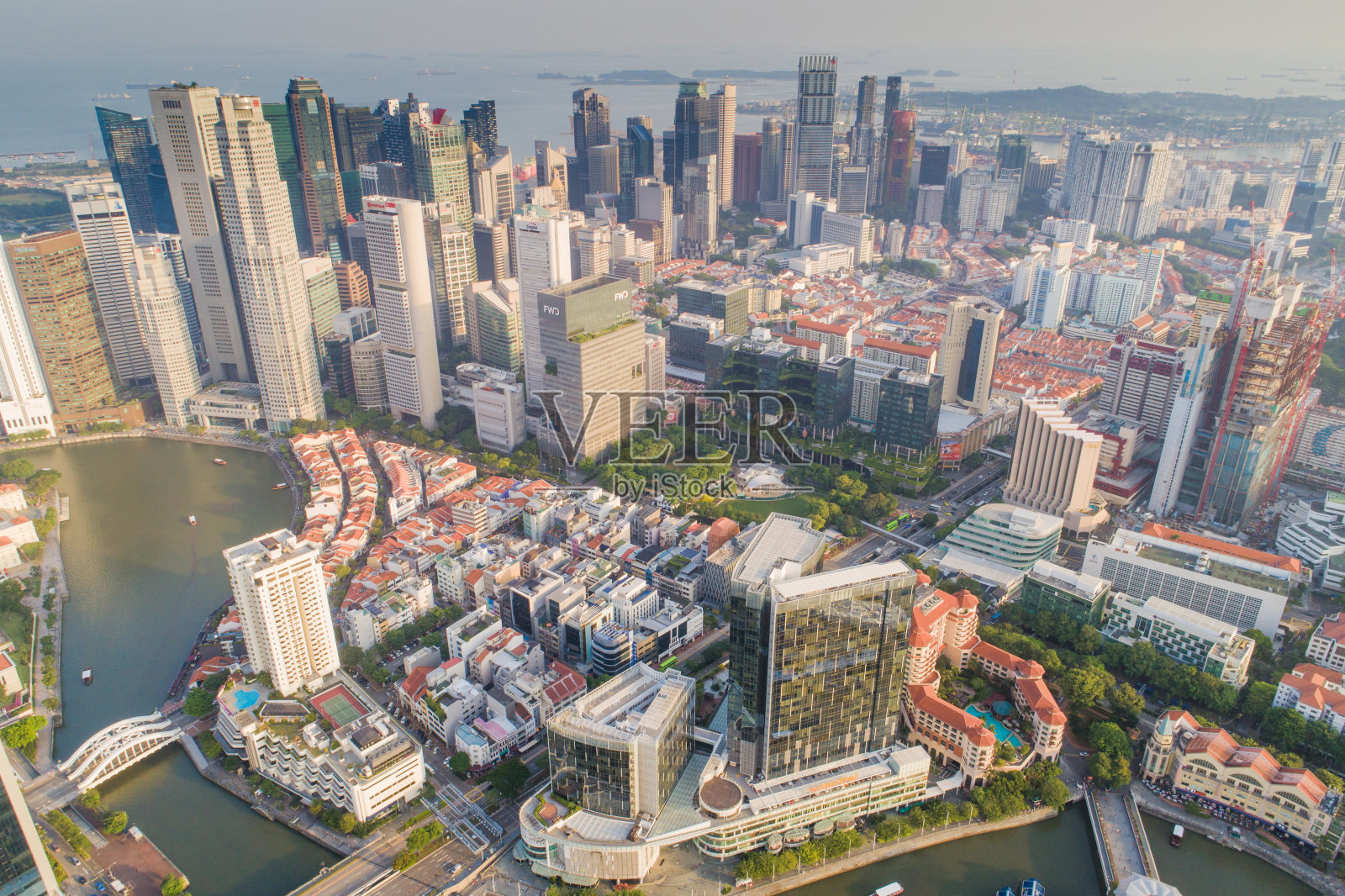 空中视野的城市天际线在新加坡市中心CBD中心照片摄影图片