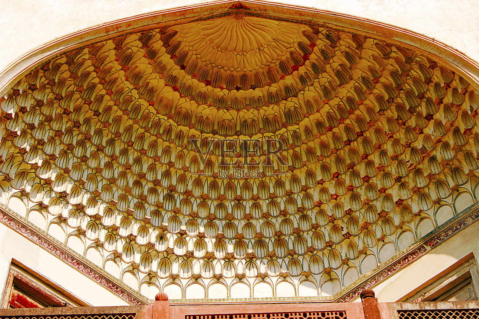 天花板雕刻，巴拉达里，Bibi-Ka-Maqbara。奥兰加巴德,印度马哈拉施特拉邦。照片摄影图片