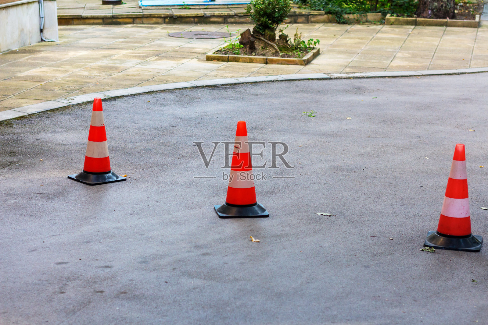 塑料路锥照片摄影图片