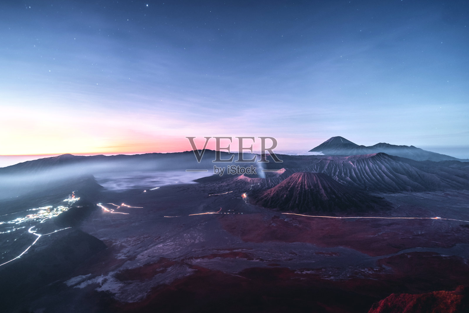 印度尼西亚东爪哇的布罗莫火山日出照片摄影图片