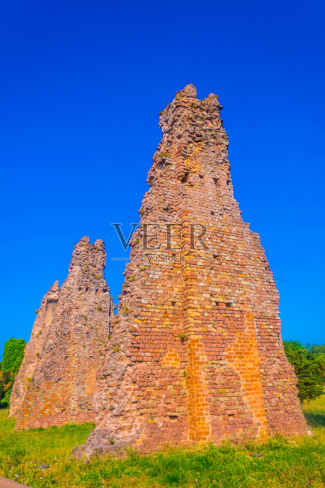 法国Frejus的古渡槽遗址照片摄影图片