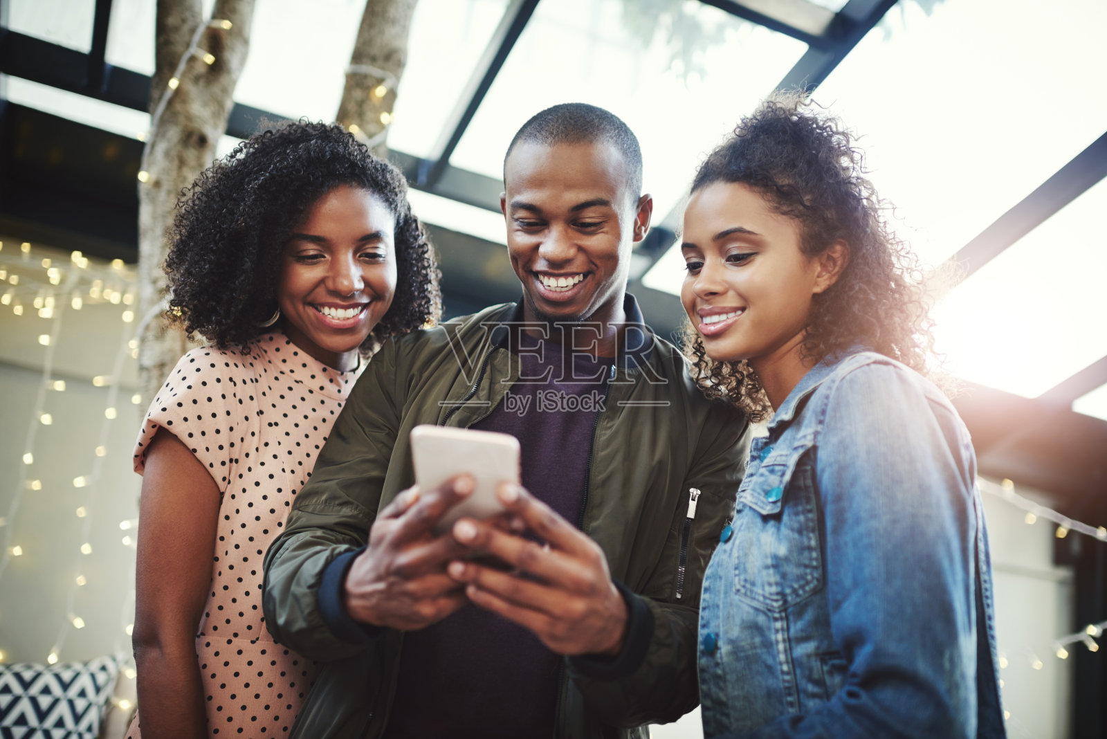 我在这篇文章里标注了你们两个照片摄影图片