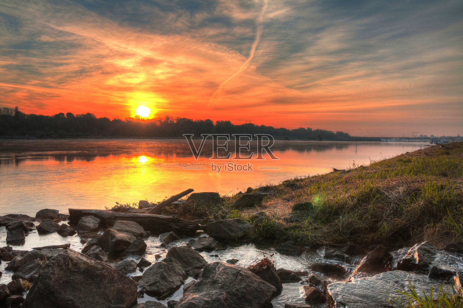 城市的日出照片摄影图片