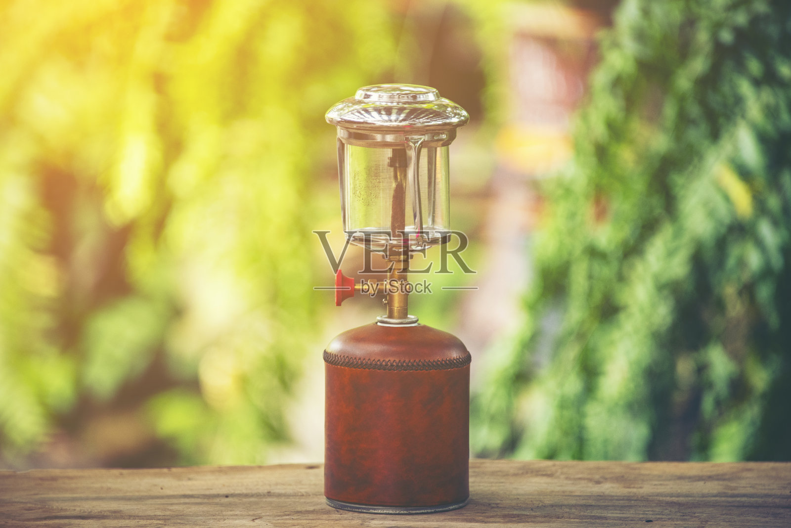 老式露营灯，户外工具照片摄影图片