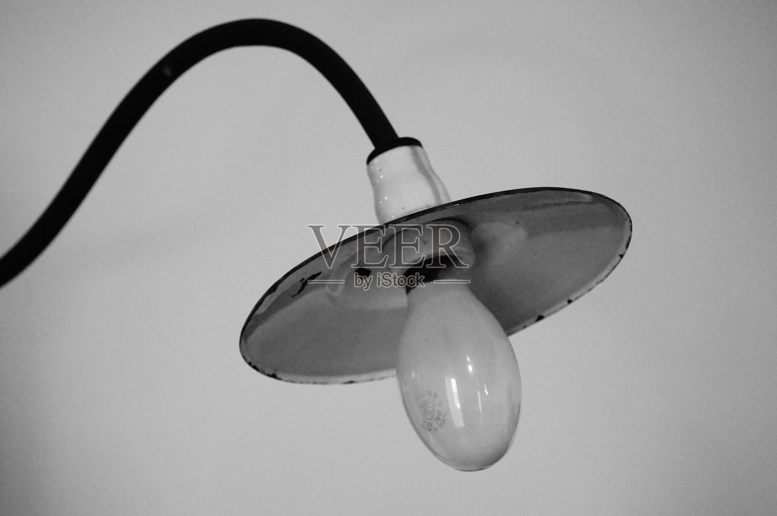 黑白工业灯具照片摄影图片