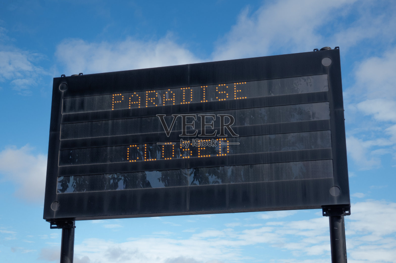 天堂关闭。照片摄影图片