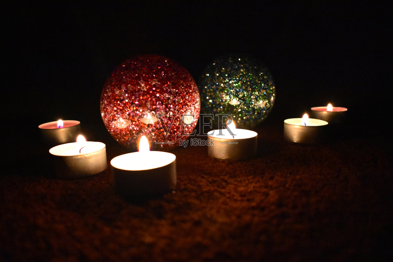 圣诞球与蜡烛库存形象照片摄影图片