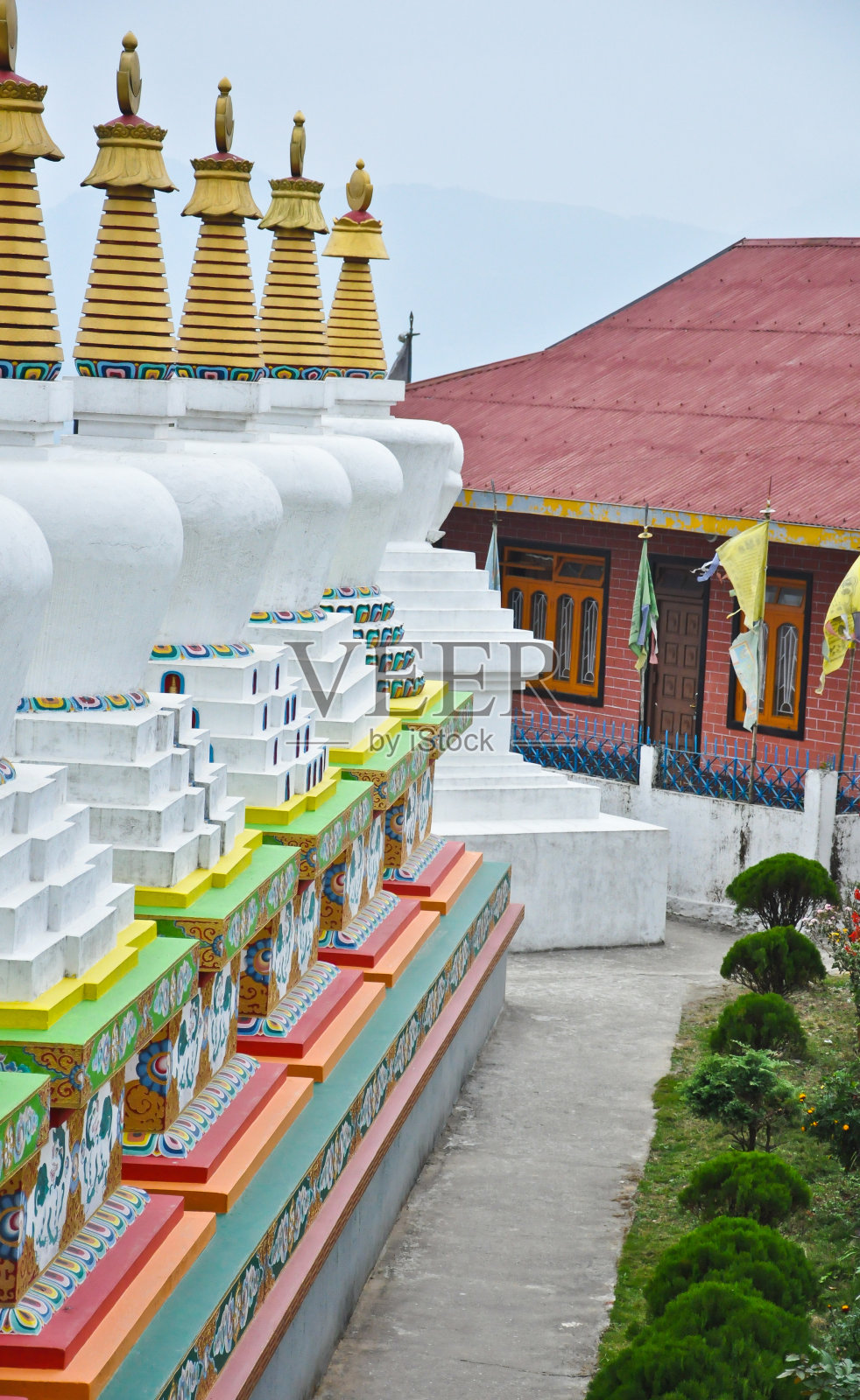 印度锡金卡林蓬菲尔里宁马帕寺的宝塔照片摄影图片