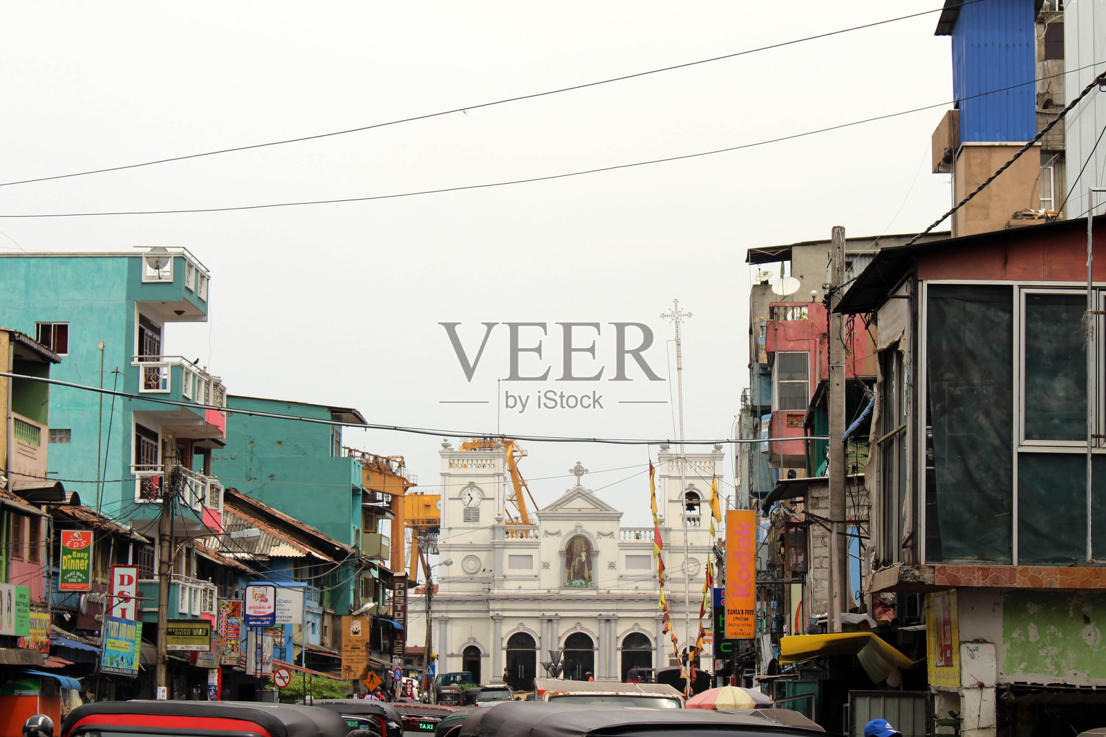 在科伦坡的圣安东尼教堂或圣地附近，情况如何。照片摄影图片