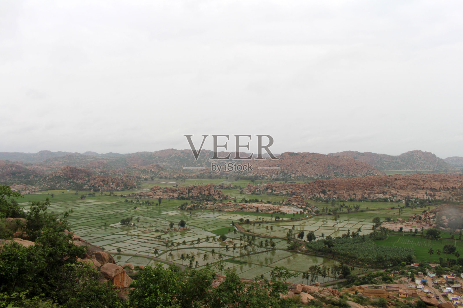 从Anjana山(Hanuman Temple)在Anegundi观看Hampi的风景或风景照片摄影图片