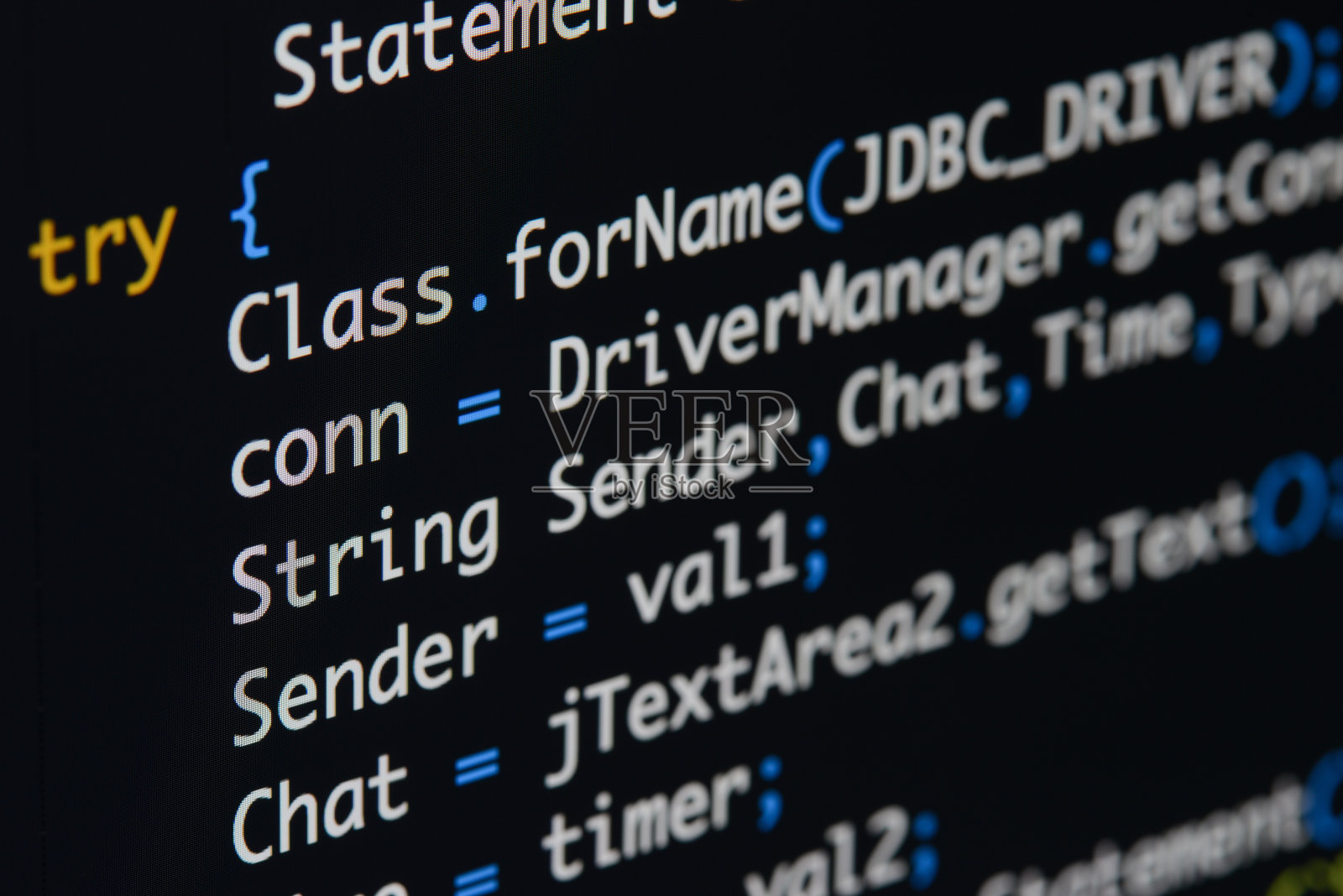真正的Java脚本代码开发屏幕。编程工作流抽象算法概念。Java脚本和HTML代码的特写。照片摄影图片
