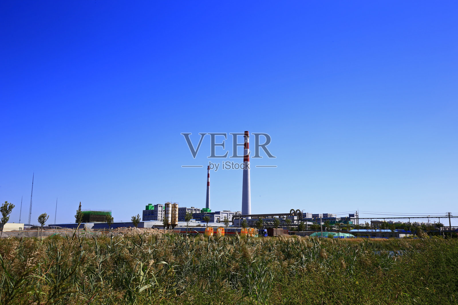 工厂的工业管道设施照片摄影图片