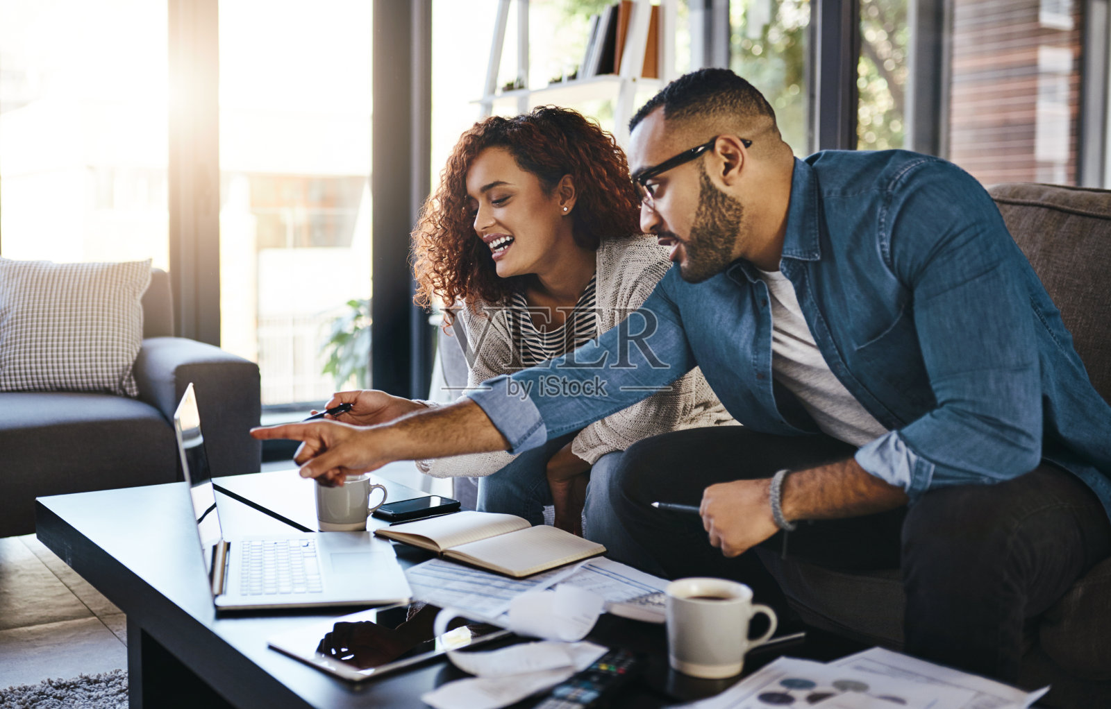 决定一个最适合他们的计划照片摄影图片