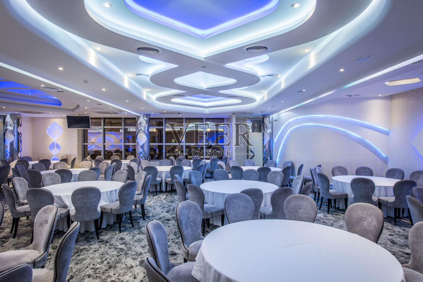 优雅的婚礼大厅和闪亮的天花板照片摄影图片