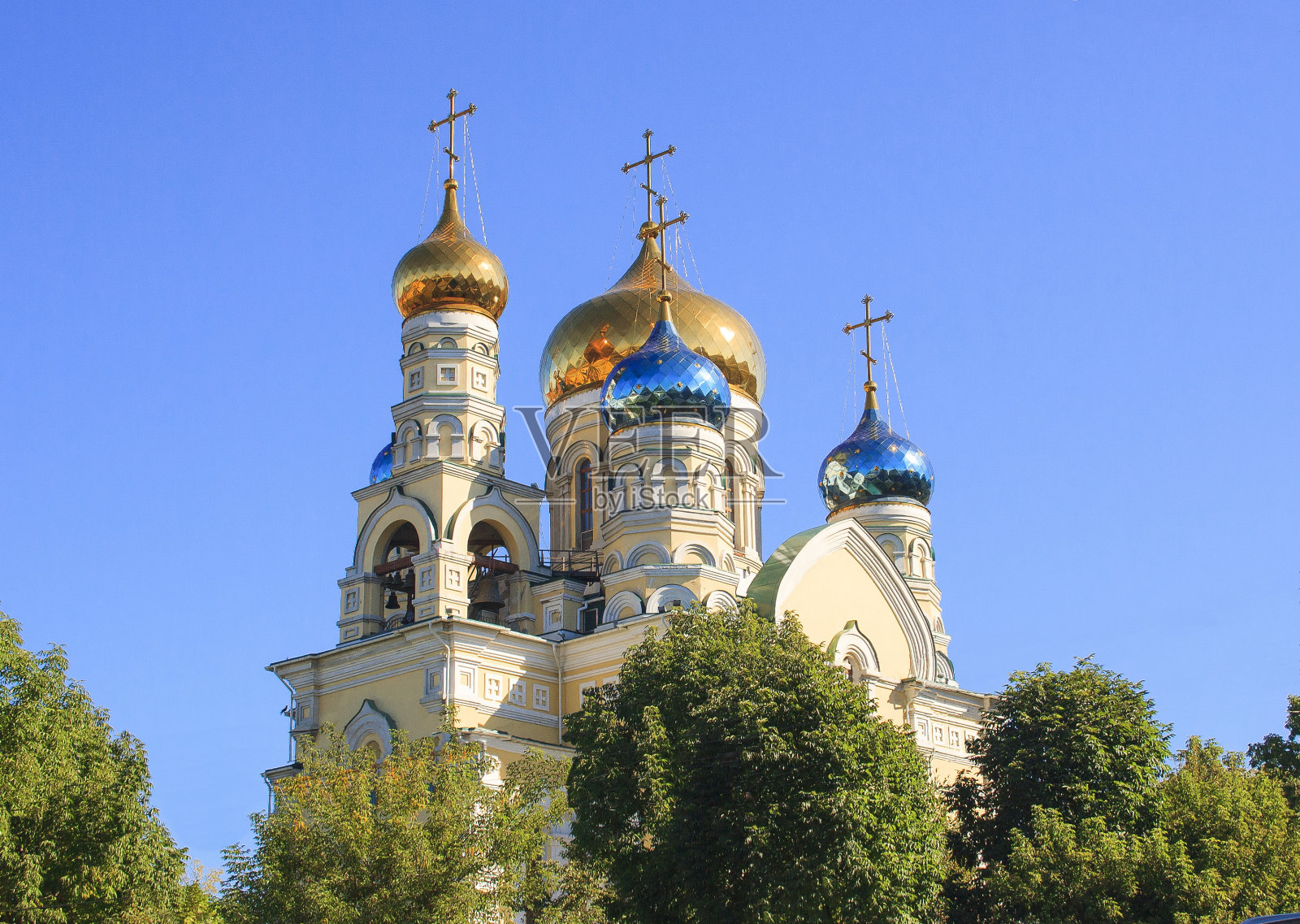 东正教波克罗夫斯基庙。符拉迪沃斯托克。俄罗斯。照片摄影图片