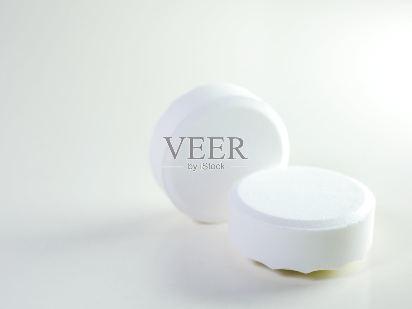 白色的药片照片摄影图片