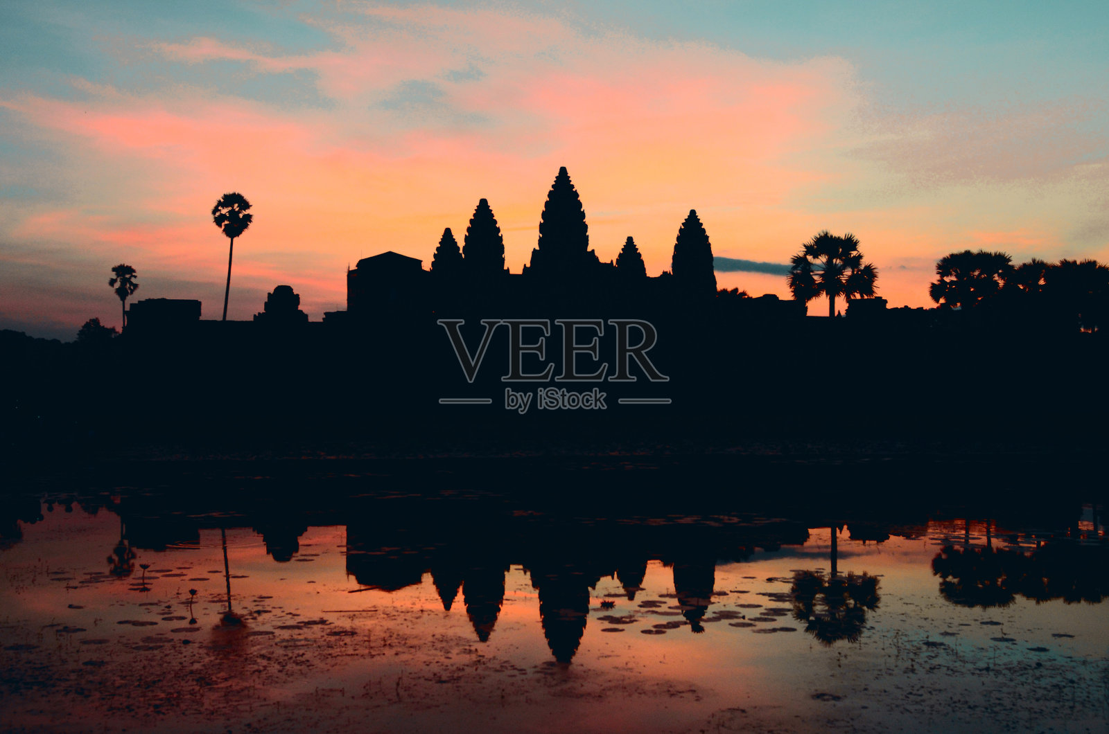 柬埔寨吴哥窟的僧侣们照片摄影图片