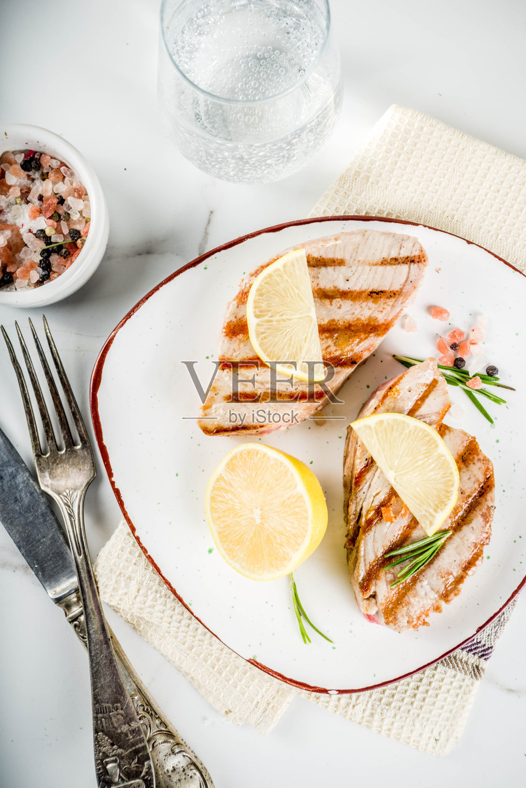 烤金枪鱼排照片摄影图片