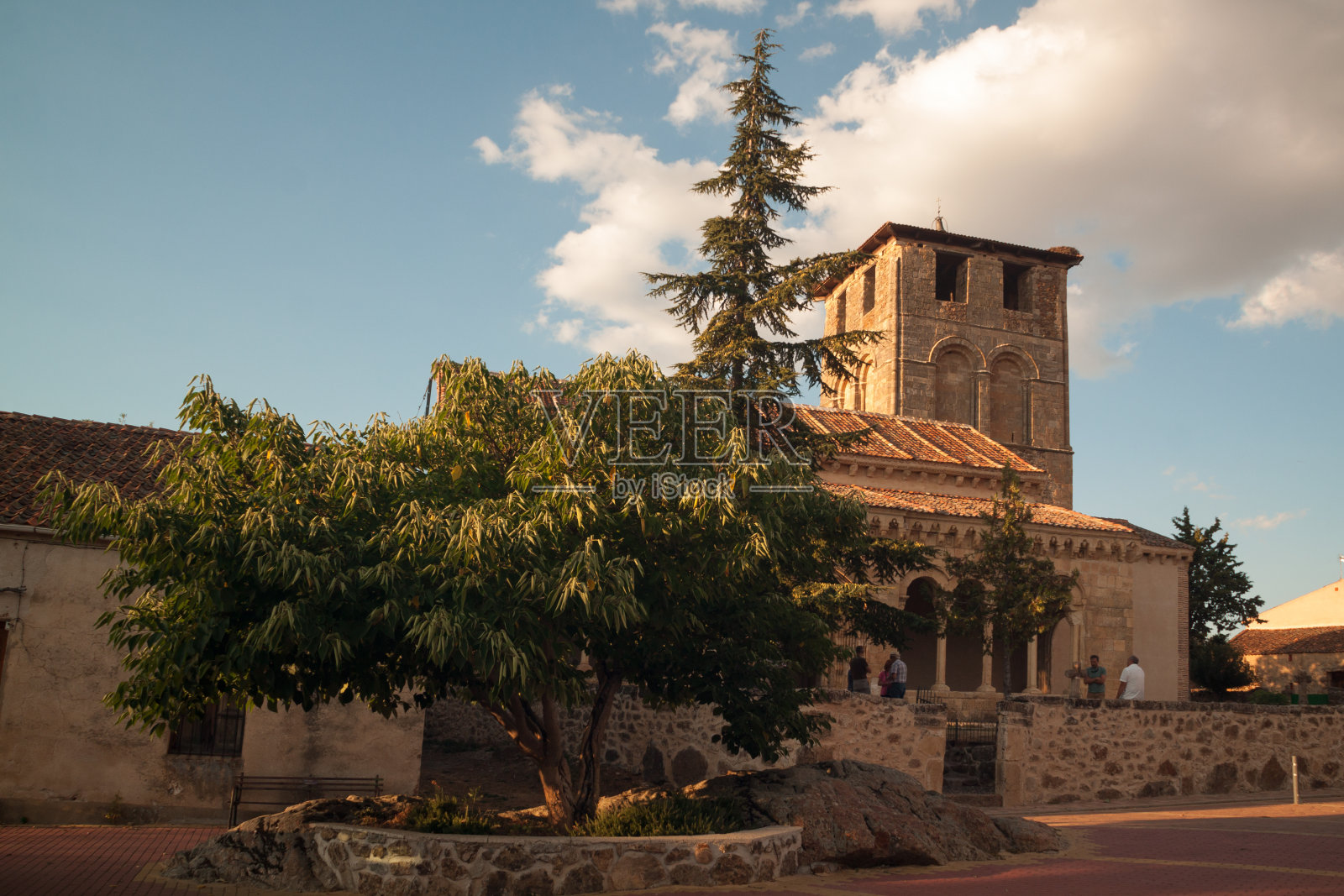 西班牙塞戈维亚的索托萨尔博斯罗马式教堂照片摄影图片