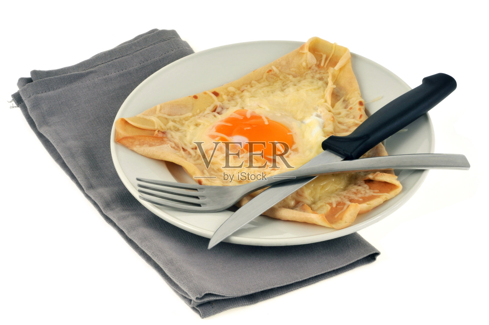 鸡蛋煎饼和磨碎的奶酪照片摄影图片