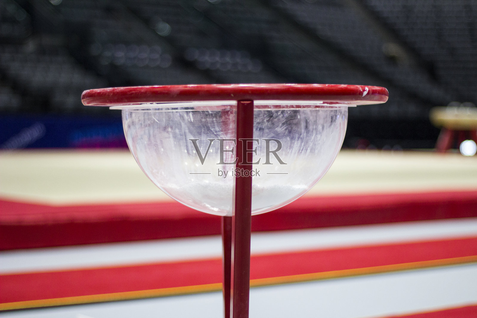 体操场上的体操器材照片摄影图片