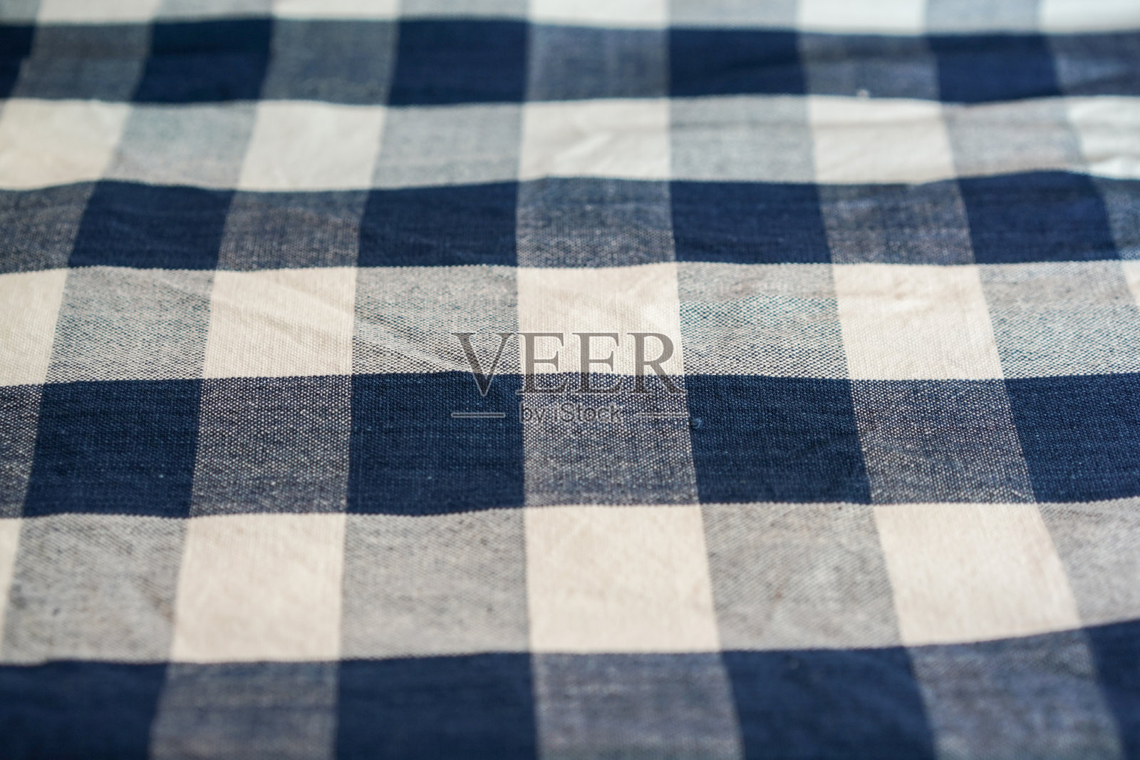 泰国缠带布白蓝色方形图案。照片摄影图片