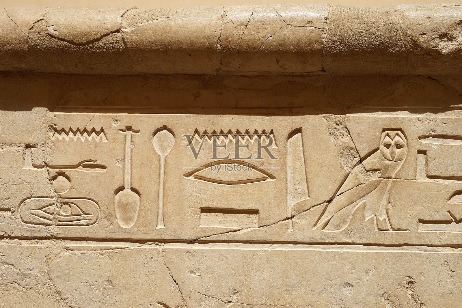 哈特谢普苏特女王神庙：埃及卢克索的法老考古遗址照片摄影图片