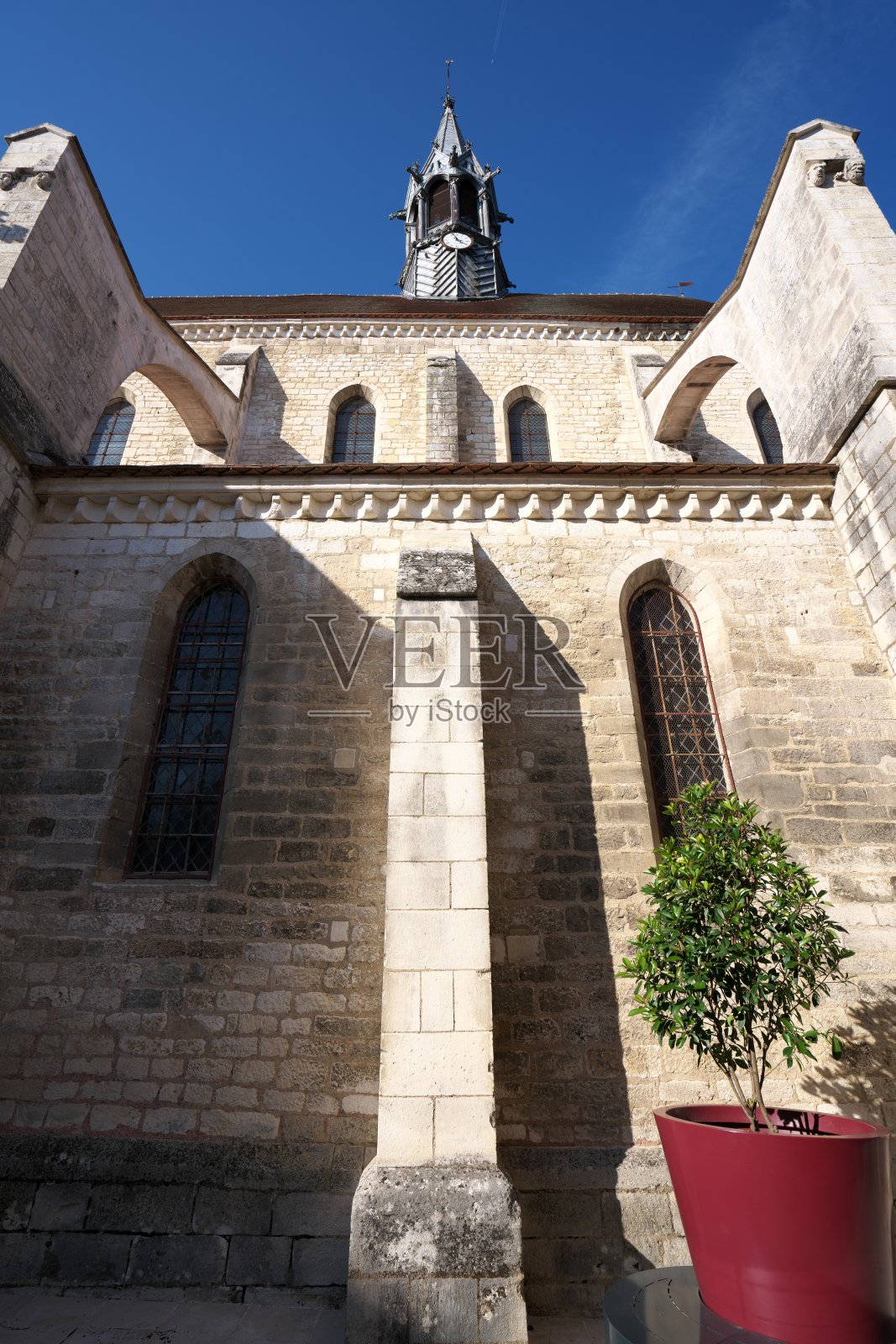 勃艮第地区的夏布利村，以白葡萄酒闻名照片摄影图片