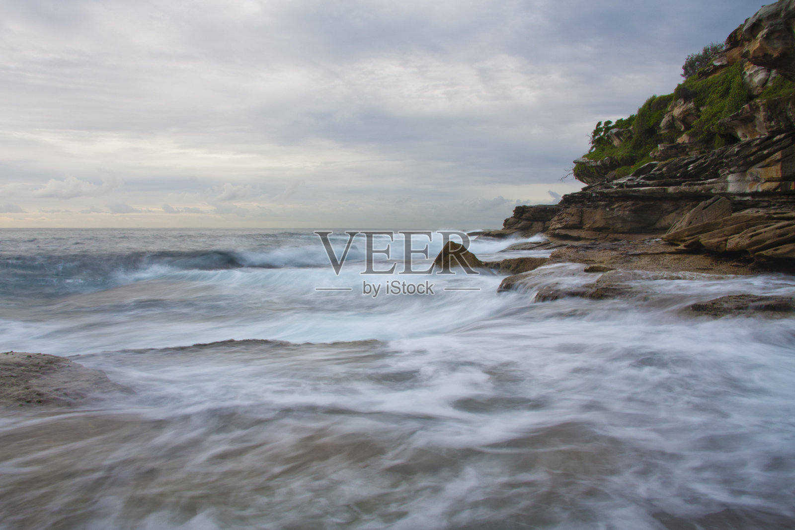 运动中的海浪照片摄影图片