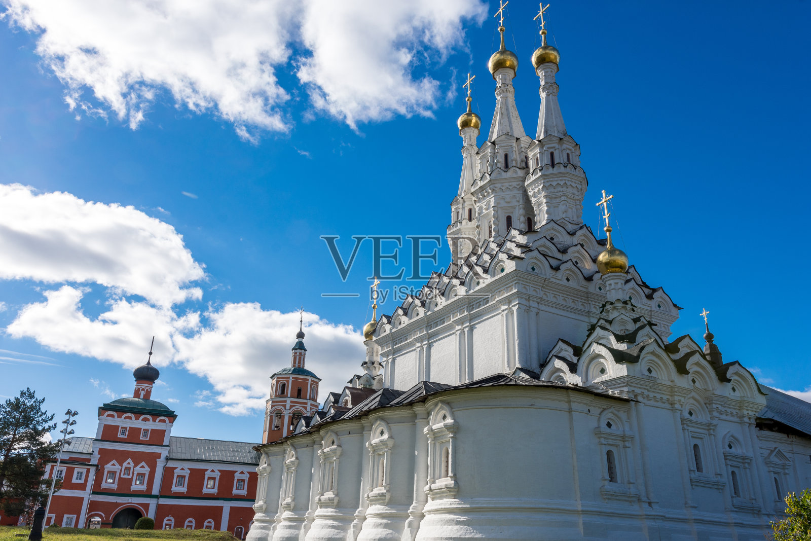 Vyazemsky Ioanno-Predtechensky修道院。教堂。俄罗斯的秋日照片摄影图片