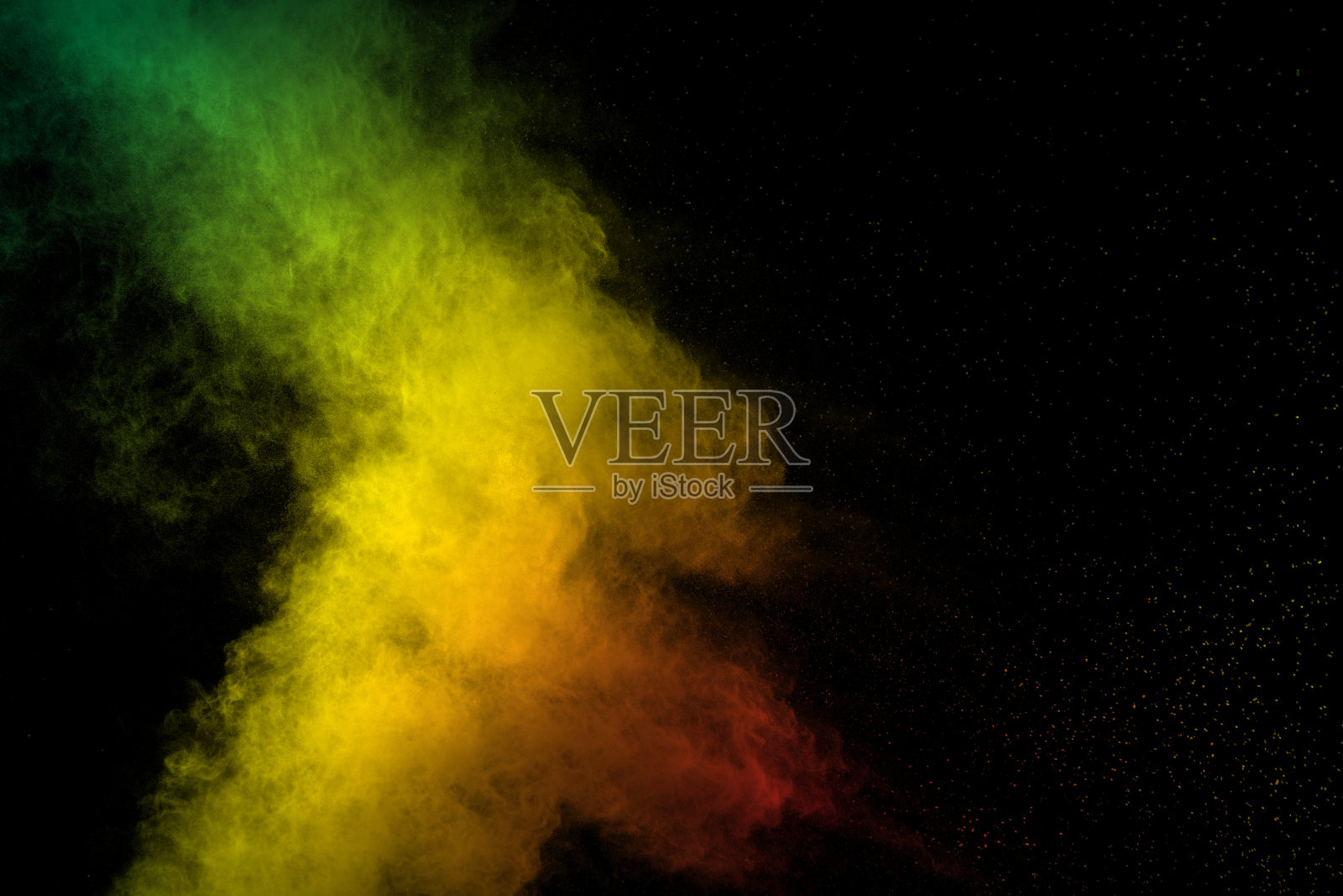 摘要多色粉末在黑色背景上爆炸。冻结运动的彩色尘埃颗粒飞溅。节日里的胡里节。照片摄影图片