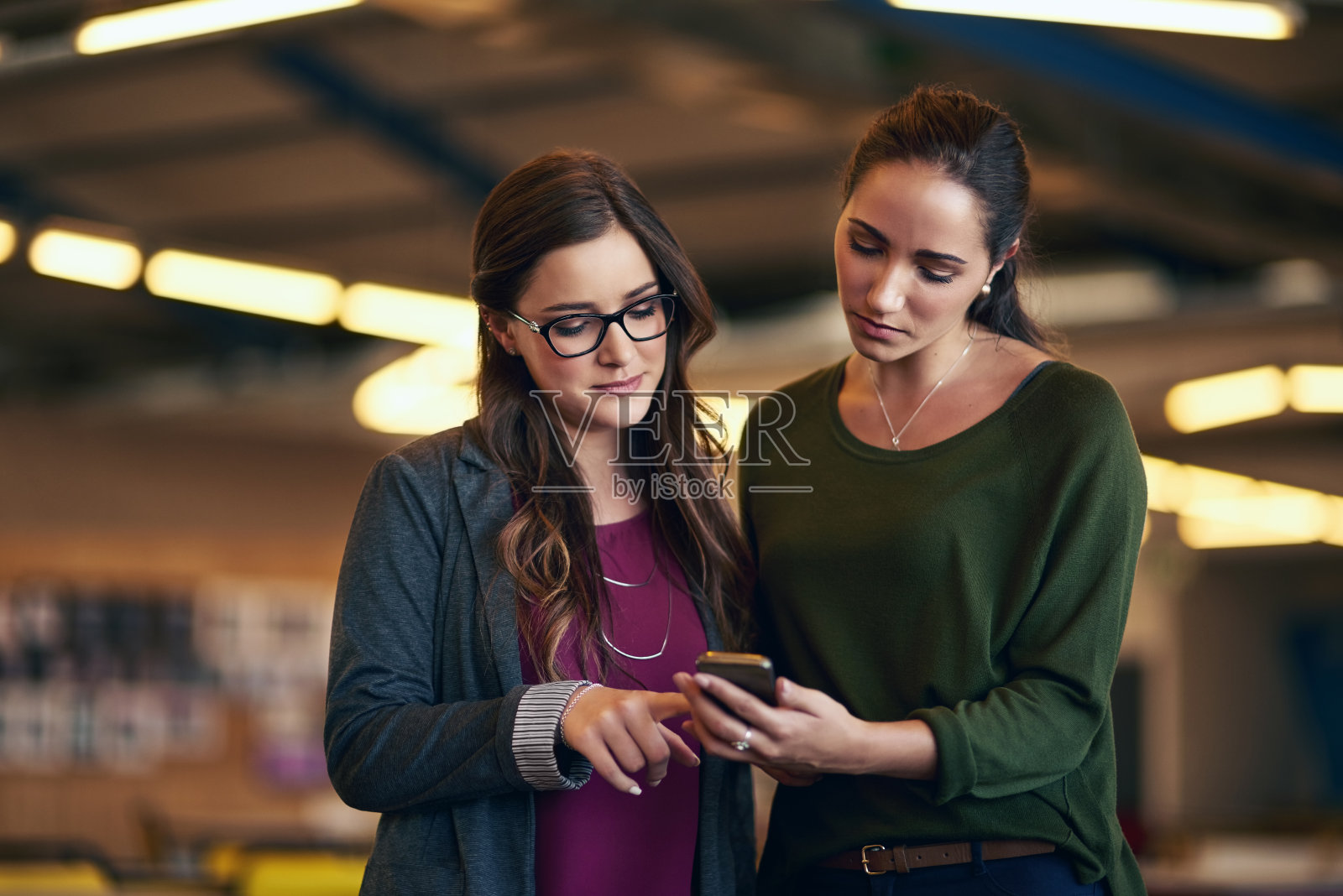 你能帮我解决这个问题吗?照片摄影图片