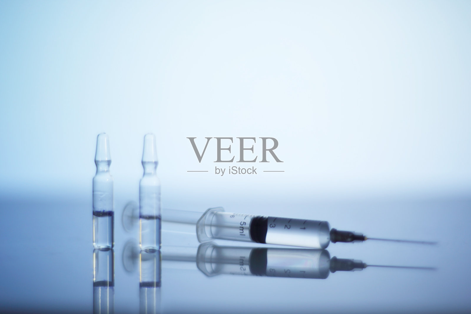 注射器和安瓶照片摄影图片