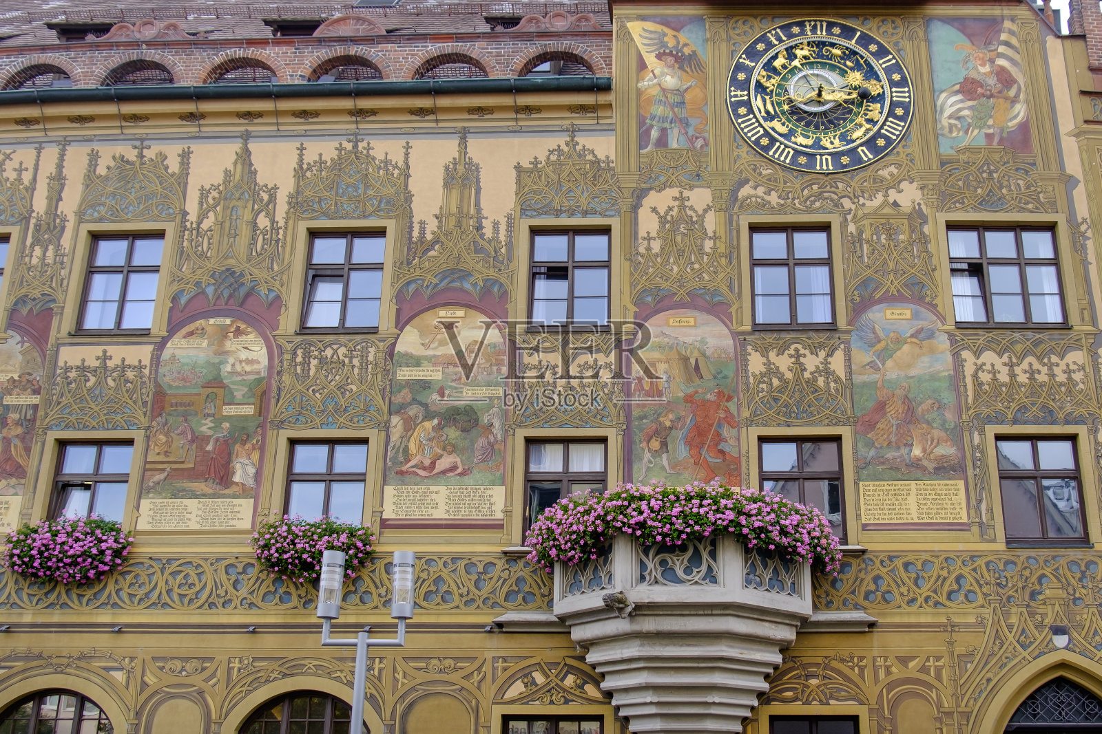 乌尔姆市政厅和天文钟(Baden-Württemberg，德国)照片摄影图片