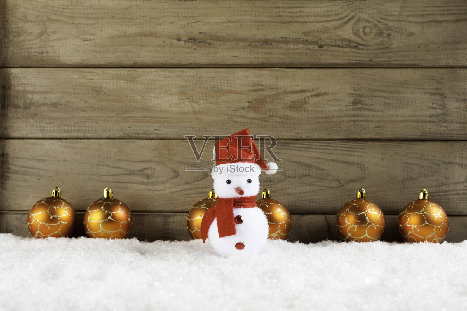 六个圣诞球和圣诞老人照片摄影图片