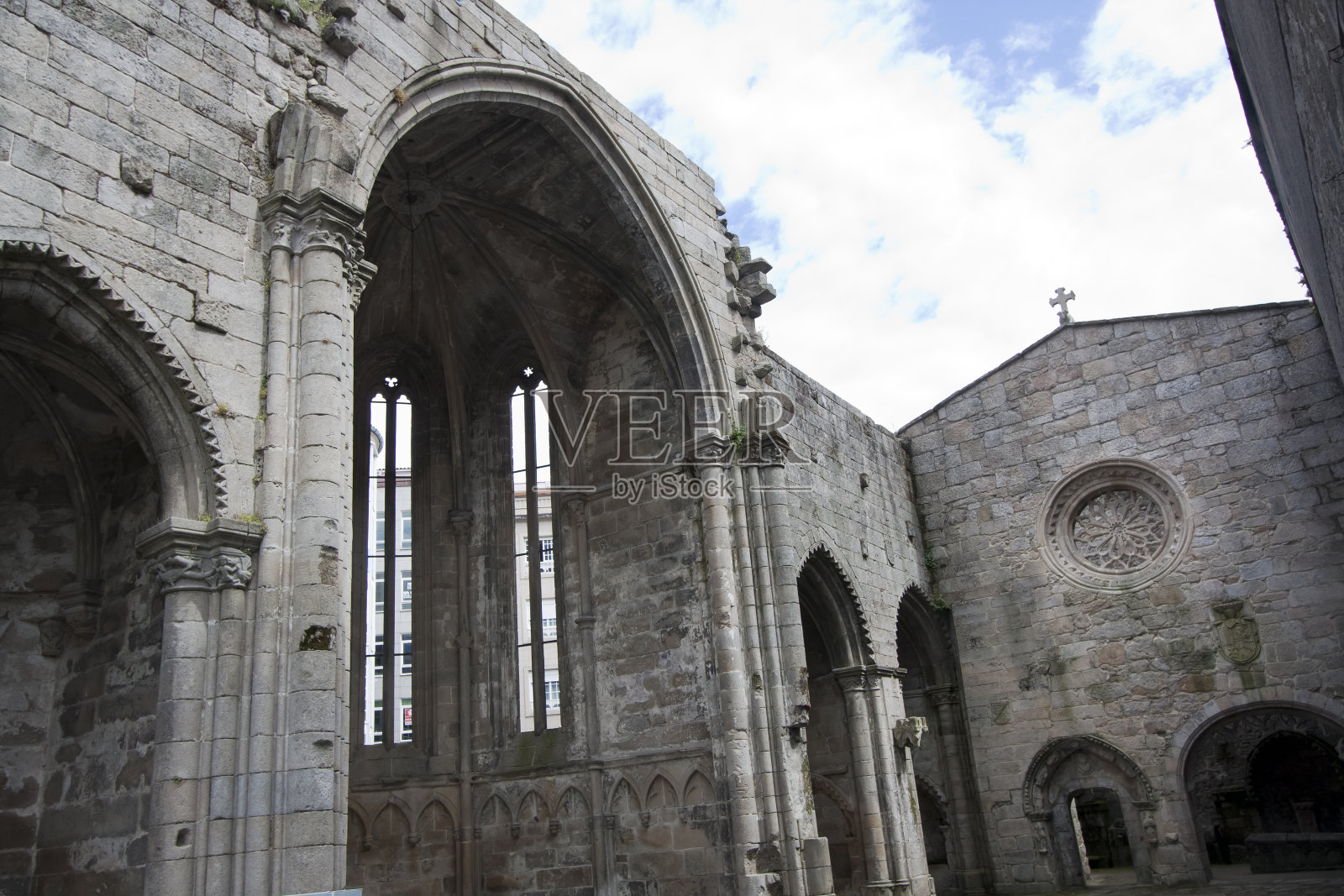 圣多明各修道院坏了。照片摄影图片