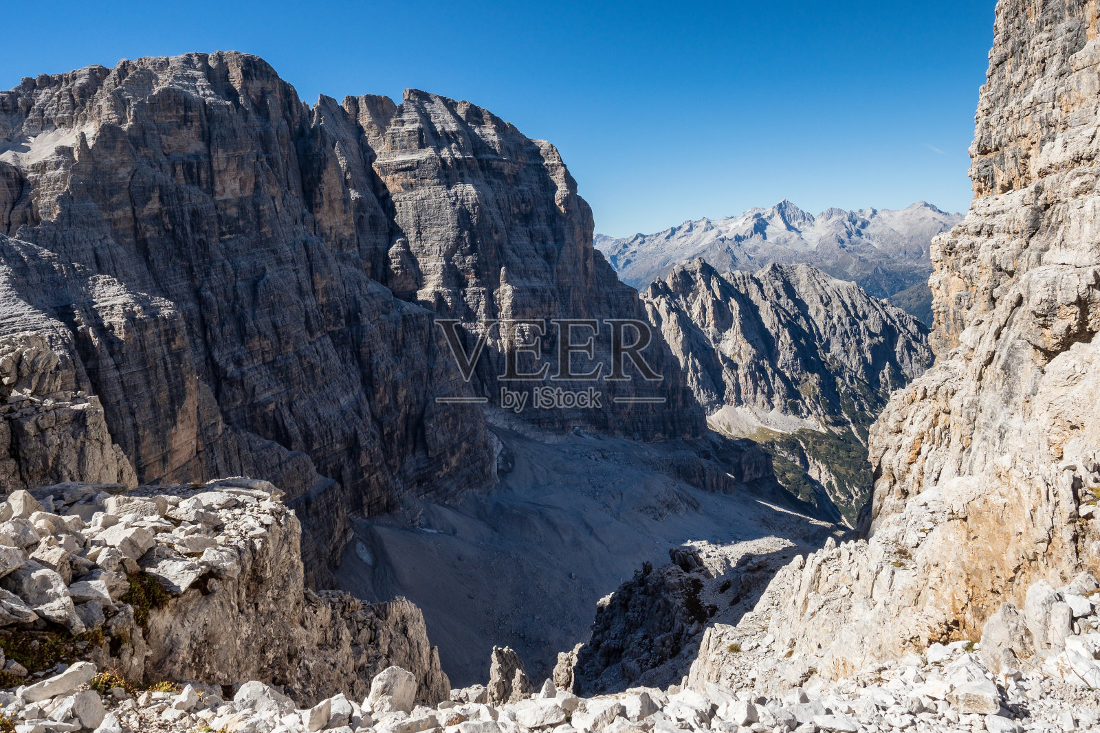 一览著名的白云石山峰，布伦塔。Trentino、意大利照片摄影图片