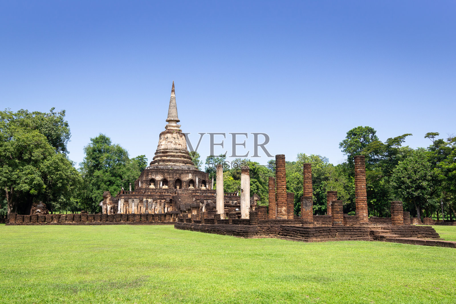 寺萨查纳莱历史公园的张洛姆寺。照片摄影图片